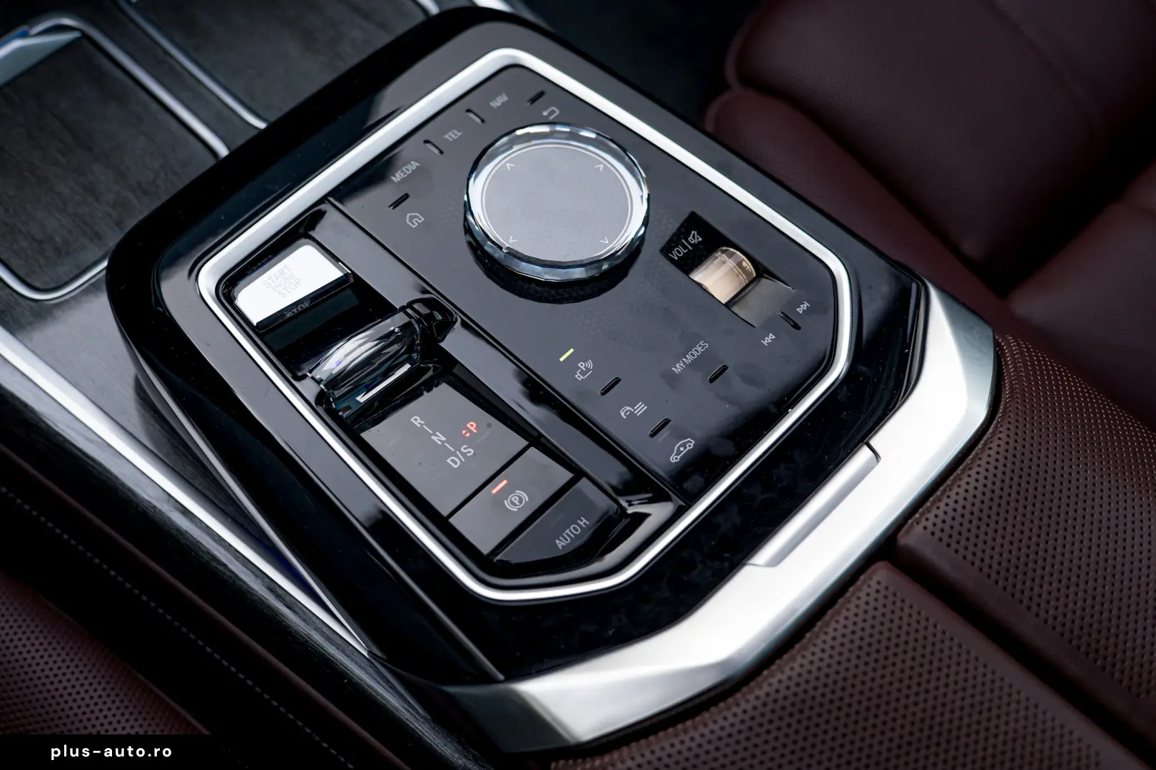 BMW M760e Individual BiColor - Preluare Leasing