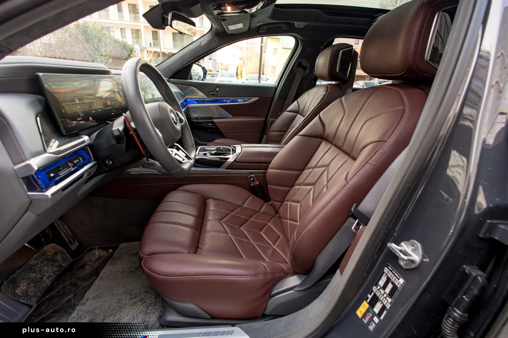 BMW M760e Individual BiColor - Preluare Leasing