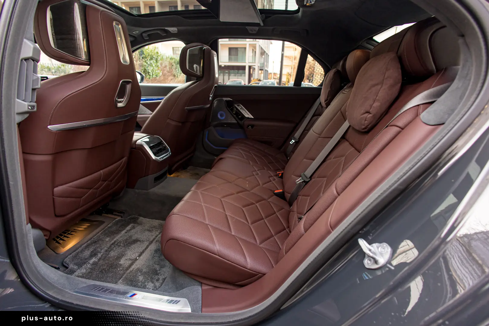 BMW M760e Individual BiColor - Preluare Leasing