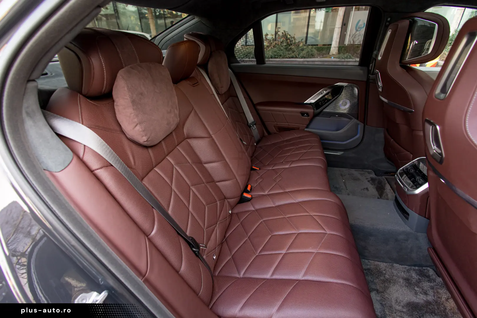 BMW M760e Individual BiColor - Preluare Leasing