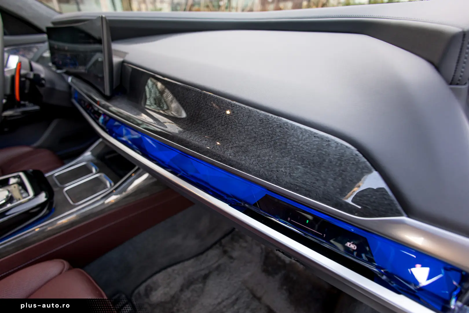 BMW M760e Individual BiColor - Preluare Leasing