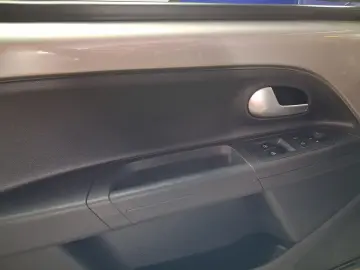 VOLKSWAGEN UP! 1.0i 75CP 2017