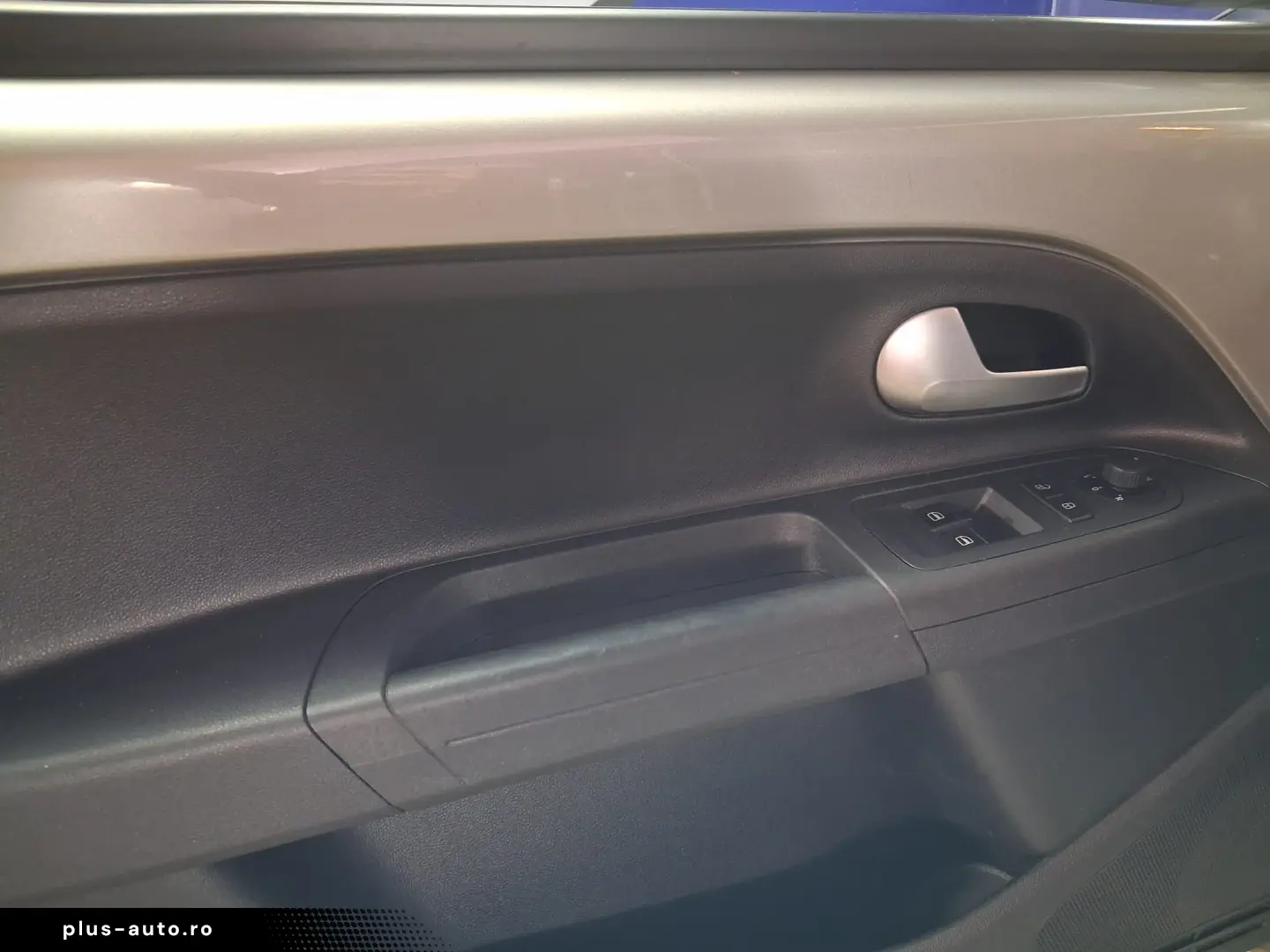 VOLKSWAGEN UP! 1.0i 75CP 2017