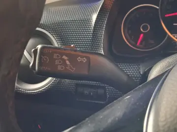 VOLKSWAGEN UP! 1.0i 75CP 2017