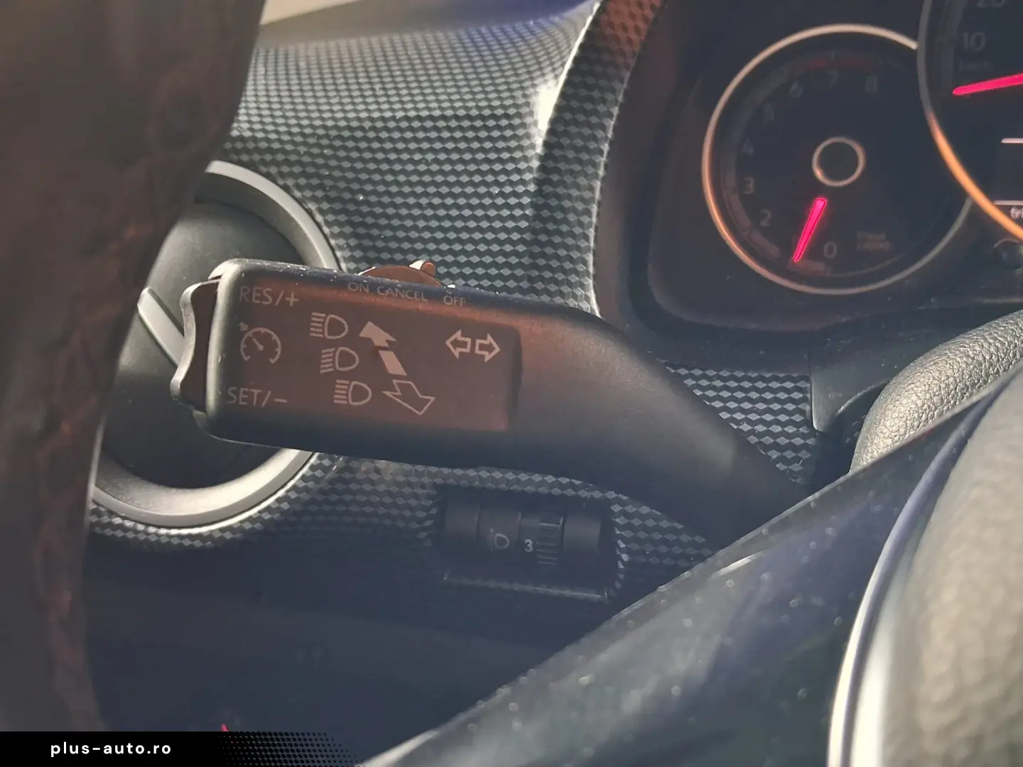 VOLKSWAGEN UP! 1.0i 75CP 2017