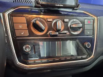 VOLKSWAGEN UP! 1.0i 75CP 2017