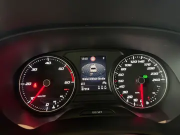 SEAT Ateca 2.0 TDI Style LED ACC PDC SHZ Navi