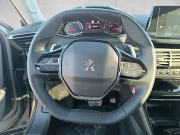 PEUGEOT 2008 BlueHDi 130 EAT8 Allure