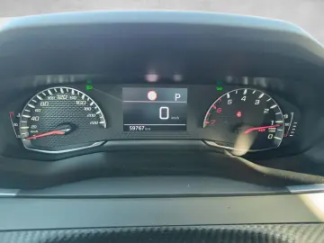 PEUGEOT 2008 BlueHDi 130 EAT8 Allure