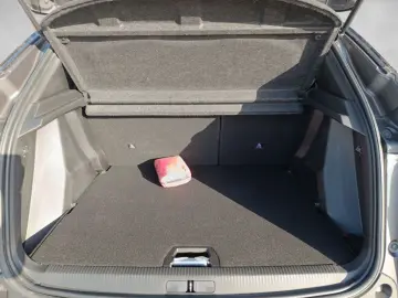 PEUGEOT 2008 BlueHDi 130 EAT8 Allure