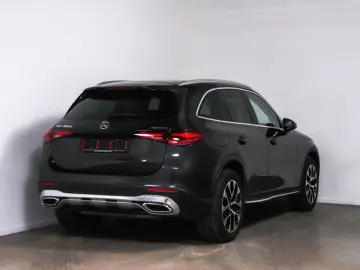 MERCEDES-BENZ GLC 300 e 4M AVANTGARDE PANORAMA DISTRONIC AHK