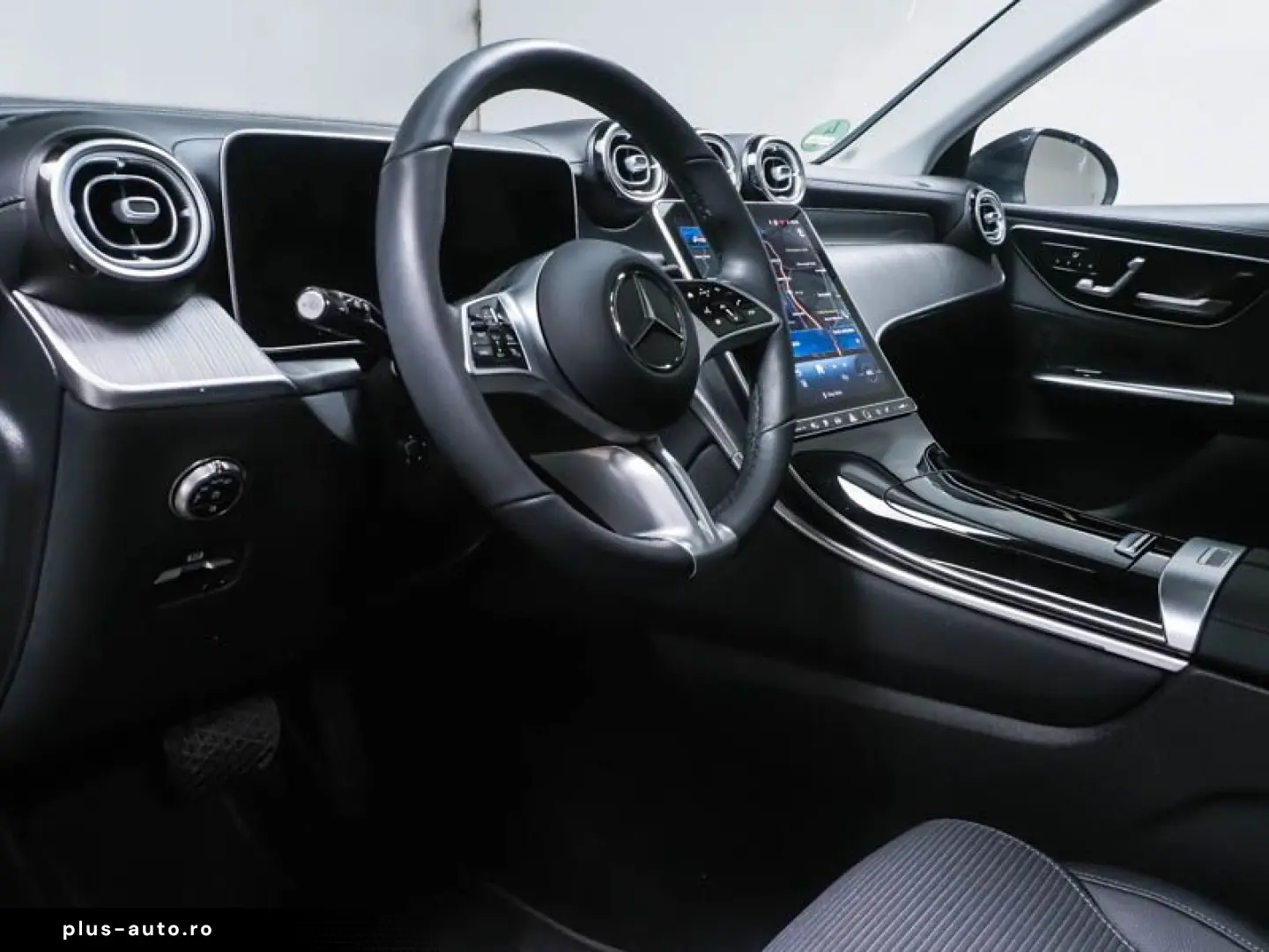 MERCEDES-BENZ GLC 300 e 4M AVANTGARDE PANORAMA DISTRONIC AHK