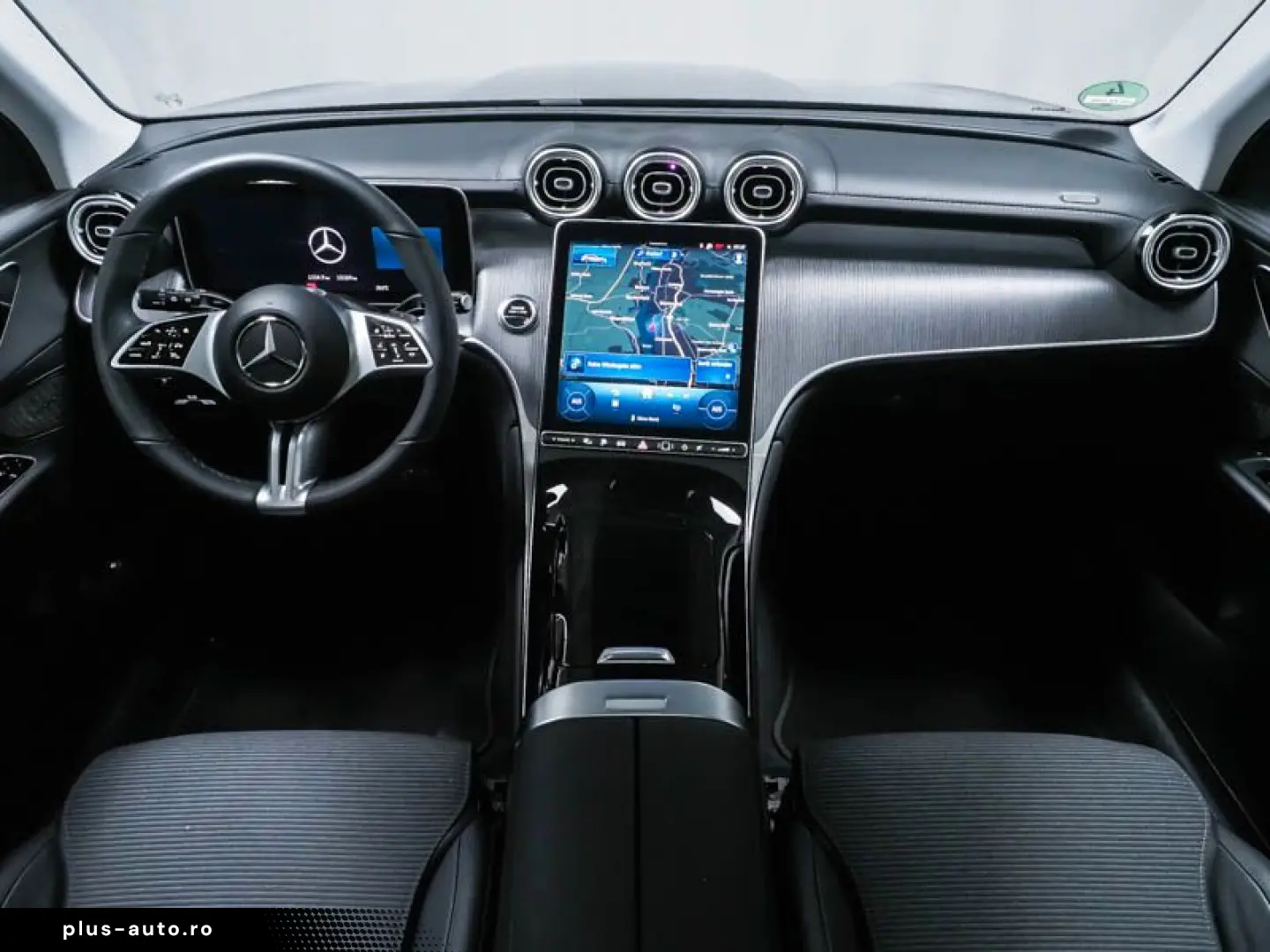 MERCEDES-BENZ GLC 300 e 4M AVANTGARDE PANORAMA DISTRONIC AHK