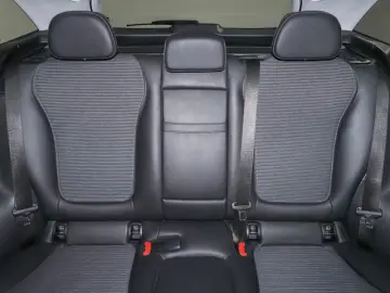 MERCEDES-BENZ GLC 300 e 4M AVANTGARDE PANORAMA DISTRONIC AHK