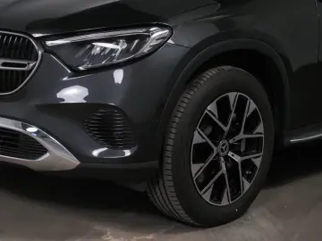 MERCEDES-BENZ GLC 300 e 4M AVANTGARDE PANORAMA DISTRONIC AHK