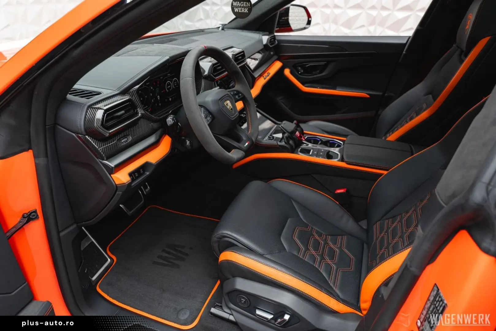 LAMBORGHINI Urus SE AD-PERSONAM MY2025 FULL-CARBON PANORAMA