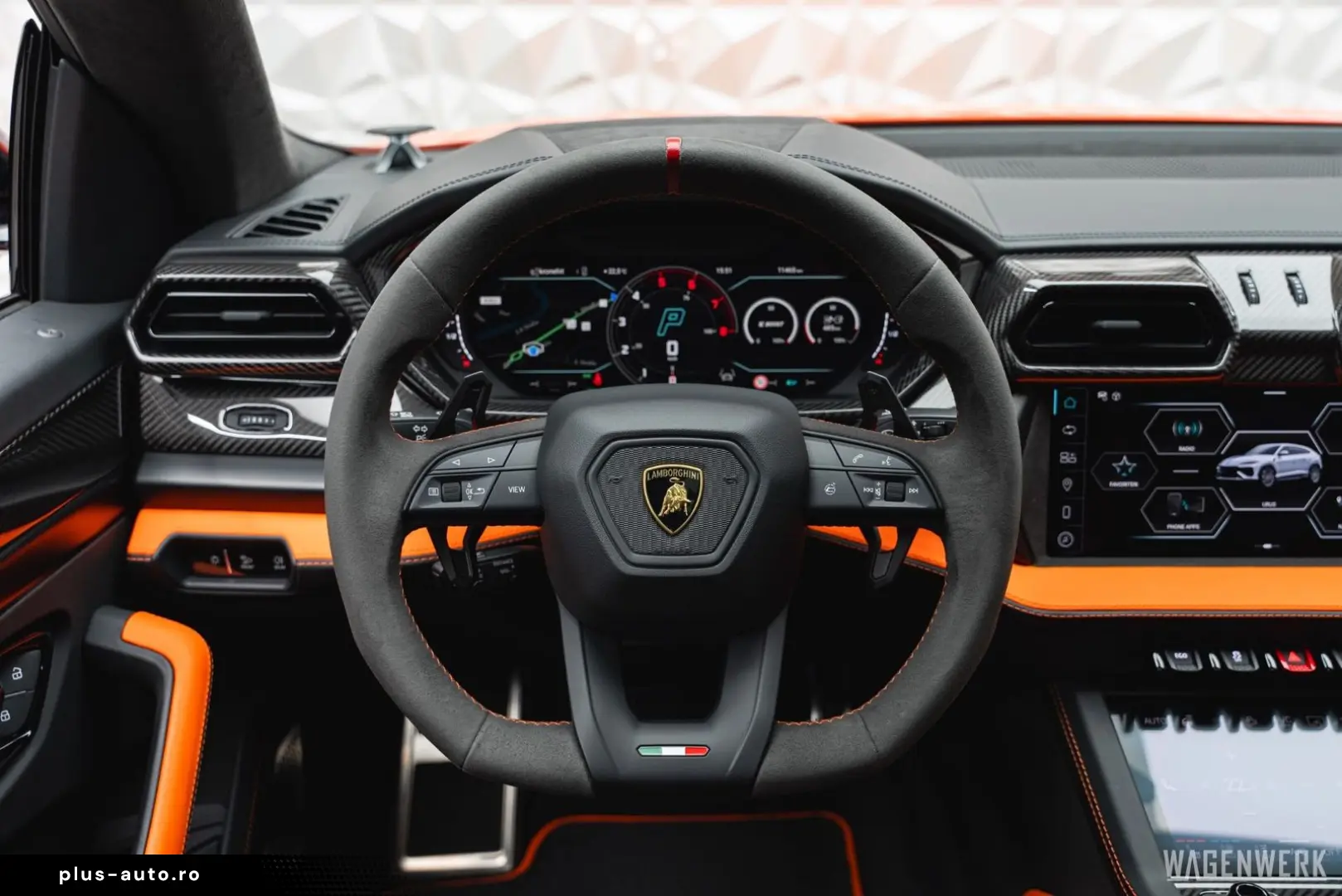 LAMBORGHINI Urus SE AD-PERSONAM MY2025 FULL-CARBON PANORAMA