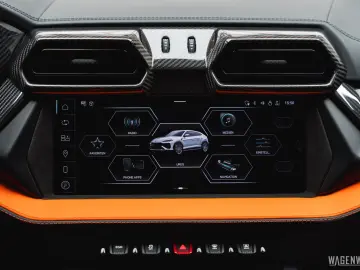 LAMBORGHINI Urus SE AD-PERSONAM MY2025 FULL-CARBON PANORAMA