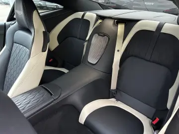 ASTON MARTIN DB12 4.0 V8 KERAMIK.B&W.SITZBELÜFT.360