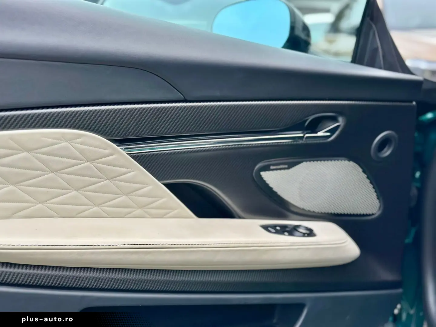 ASTON MARTIN DB12 4.0 V8 KERAMIK.B&W.SITZBELÜFT.360