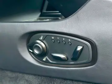 ASTON MARTIN DB12 4.0 V8 KERAMIK.B&W.SITZBELÜFT.360