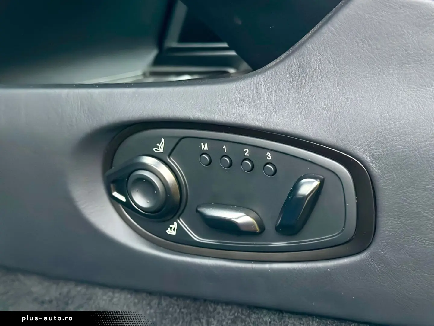 ASTON MARTIN DB12 4.0 V8 KERAMIK.B&W.SITZBELÜFT.360