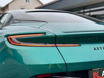 ASTON MARTIN DB12 4.0 V8 KERAMIK.B&W.SITZBELÜFT.360