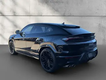 Lamborghini Urus SE   Akrapovic Exhaust