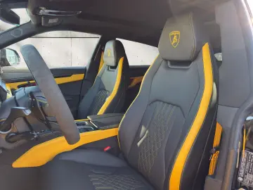 Lamborghini Urus SE   Akrapovic Exhaust