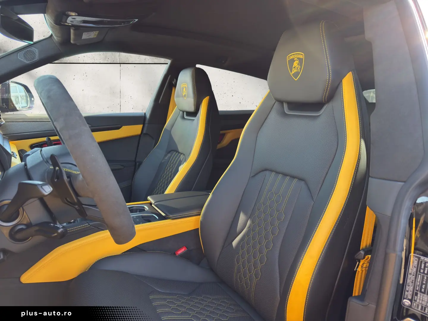 Lamborghini Urus SE   Akrapovic Exhaust