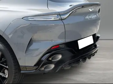 Aston Martin DBX S