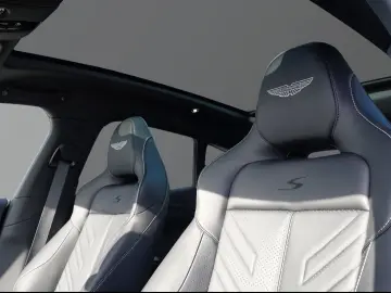 Aston Martin DBX S