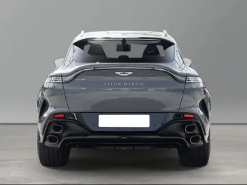 Aston Martin DBX S