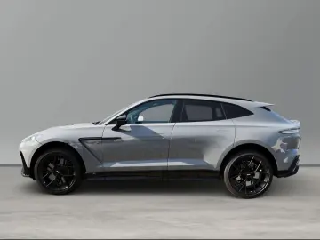 Aston Martin DBX S