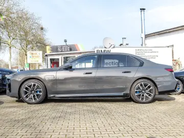 BMW 750e xDrive M Sport