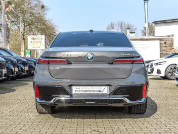 BMW 750e xDrive M Sport
