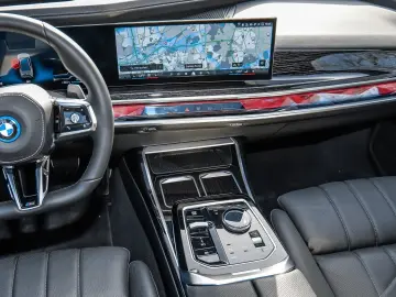 BMW 750e xDrive M Sport