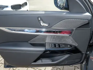 BMW 750e xDrive M Sport