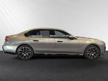 BMW 750e xDrive M Sport  TV-Fond-Entert.  SkyLounge
