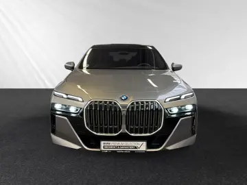 BMW 750e xDrive M Sport  TV-Fond-Entert.  SkyLounge