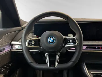 BMW 750e xDrive M Sport  TV-Fond-Entert.  SkyLounge