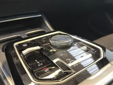 BMW 750e xDrive M Sport  TV-Fond-Entert.  SkyLounge