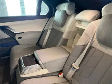 BMW 750e xDrive EXEC. LOUNGE