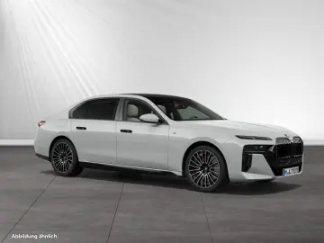 BMW 750e xDrive TV-Fond-Entertainment