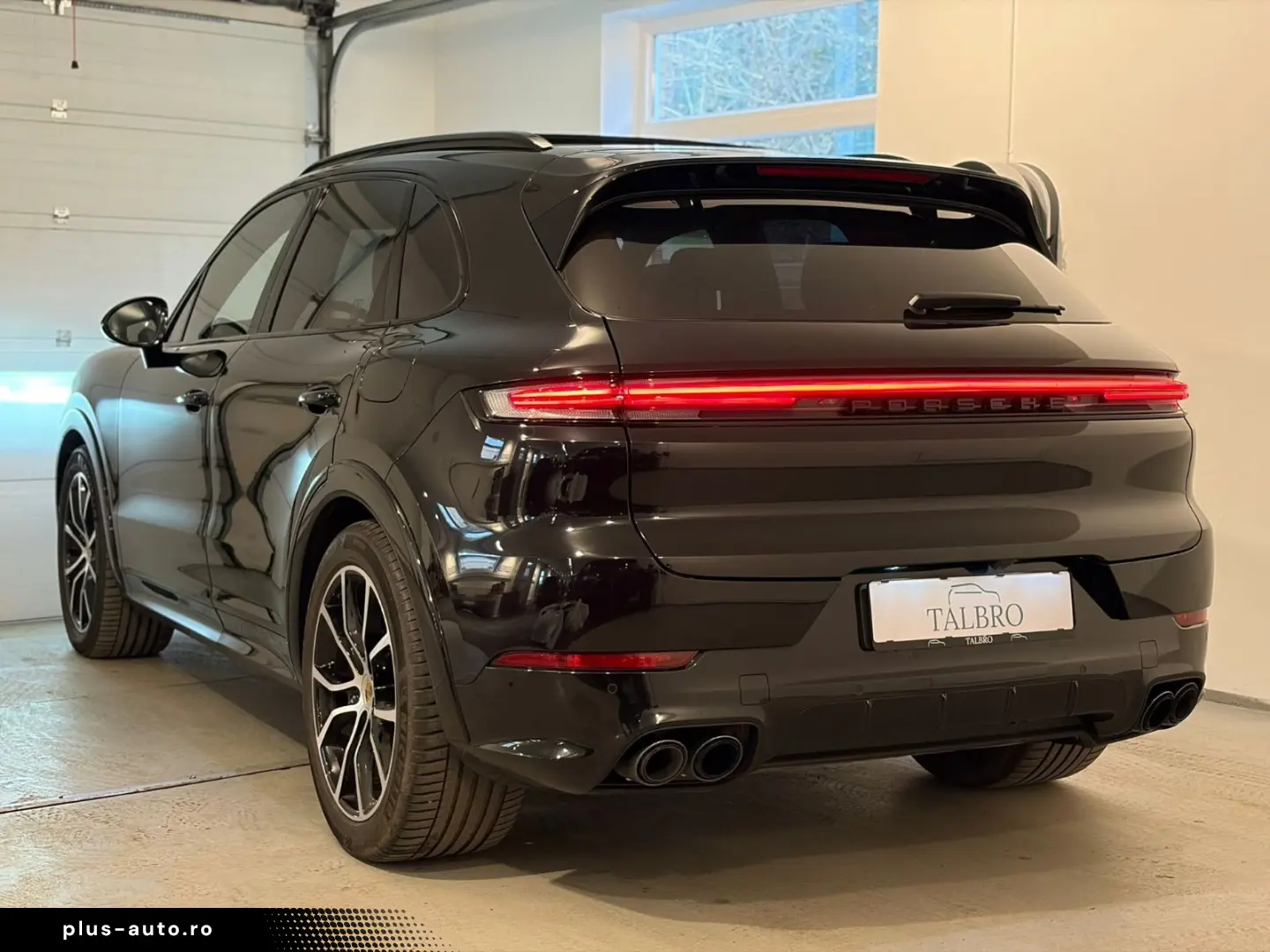 PORSCHE Cayenne E-Hybrid SD MASSAGE PANO ACC HUD AHKe!