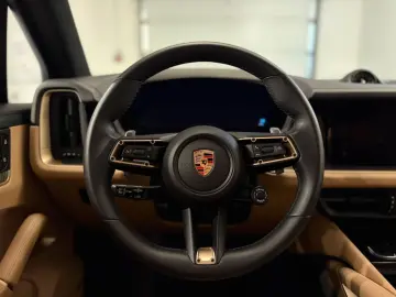 PORSCHE Cayenne E-Hybrid SD MASSAGE PANO ACC HUD AHKe!