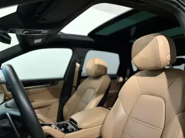 PORSCHE Cayenne E-Hybrid SD MASSAGE PANO ACC HUD AHKe!