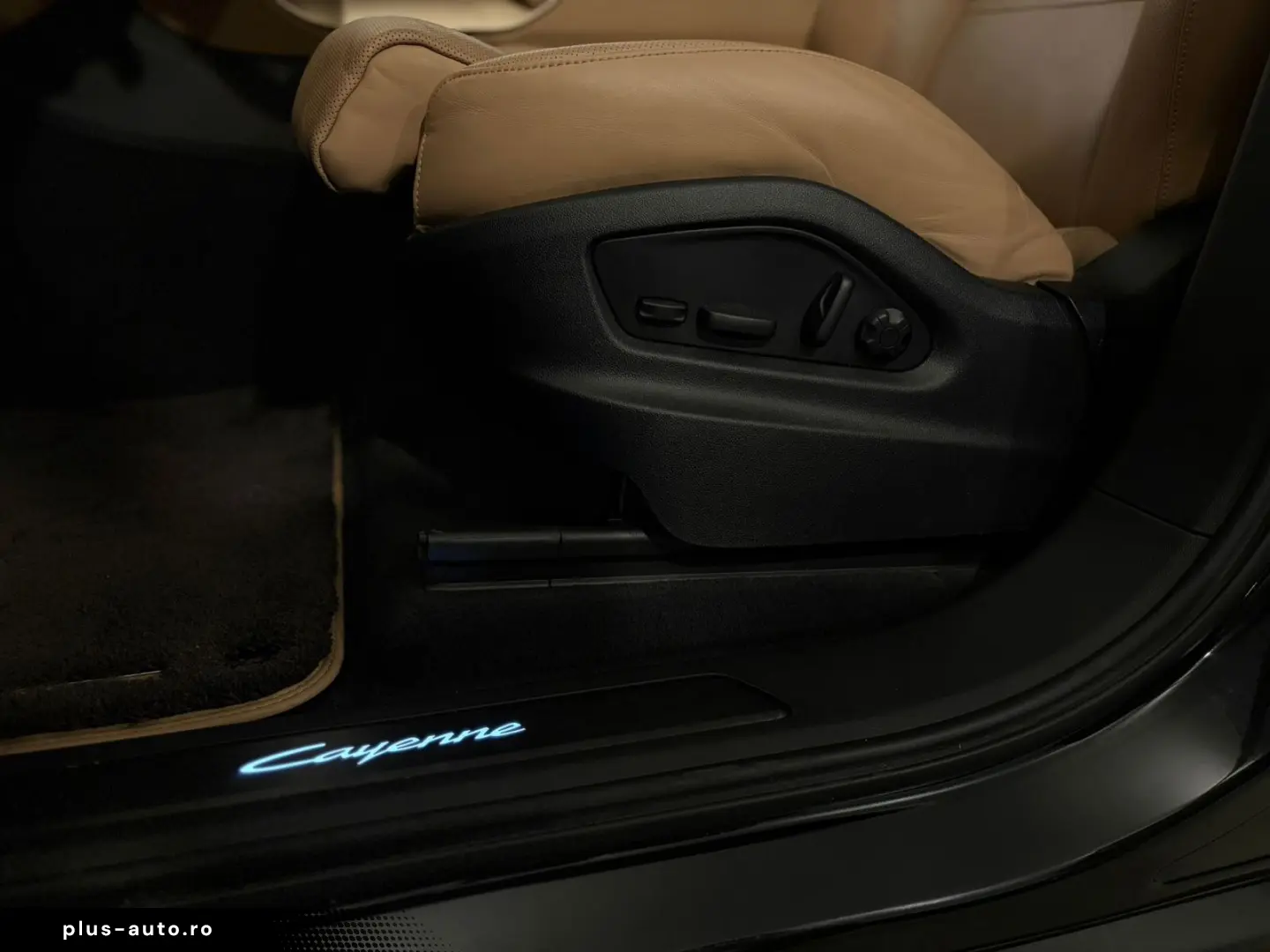 PORSCHE Cayenne E-Hybrid SD MASSAGE PANO ACC HUD AHKe!