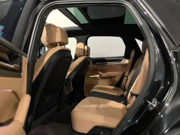 PORSCHE Cayenne E-Hybrid SD MASSAGE PANO ACC HUD AHKe!