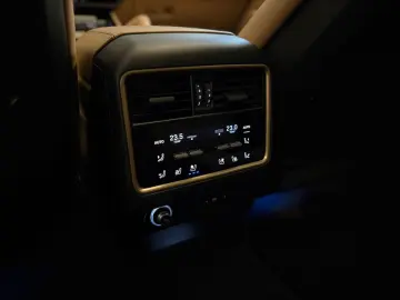 PORSCHE Cayenne E-Hybrid SD MASSAGE PANO ACC HUD AHKe!